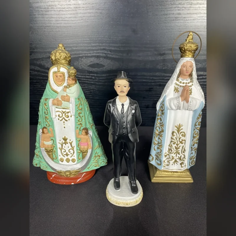Imágenes de santos y vírgenes